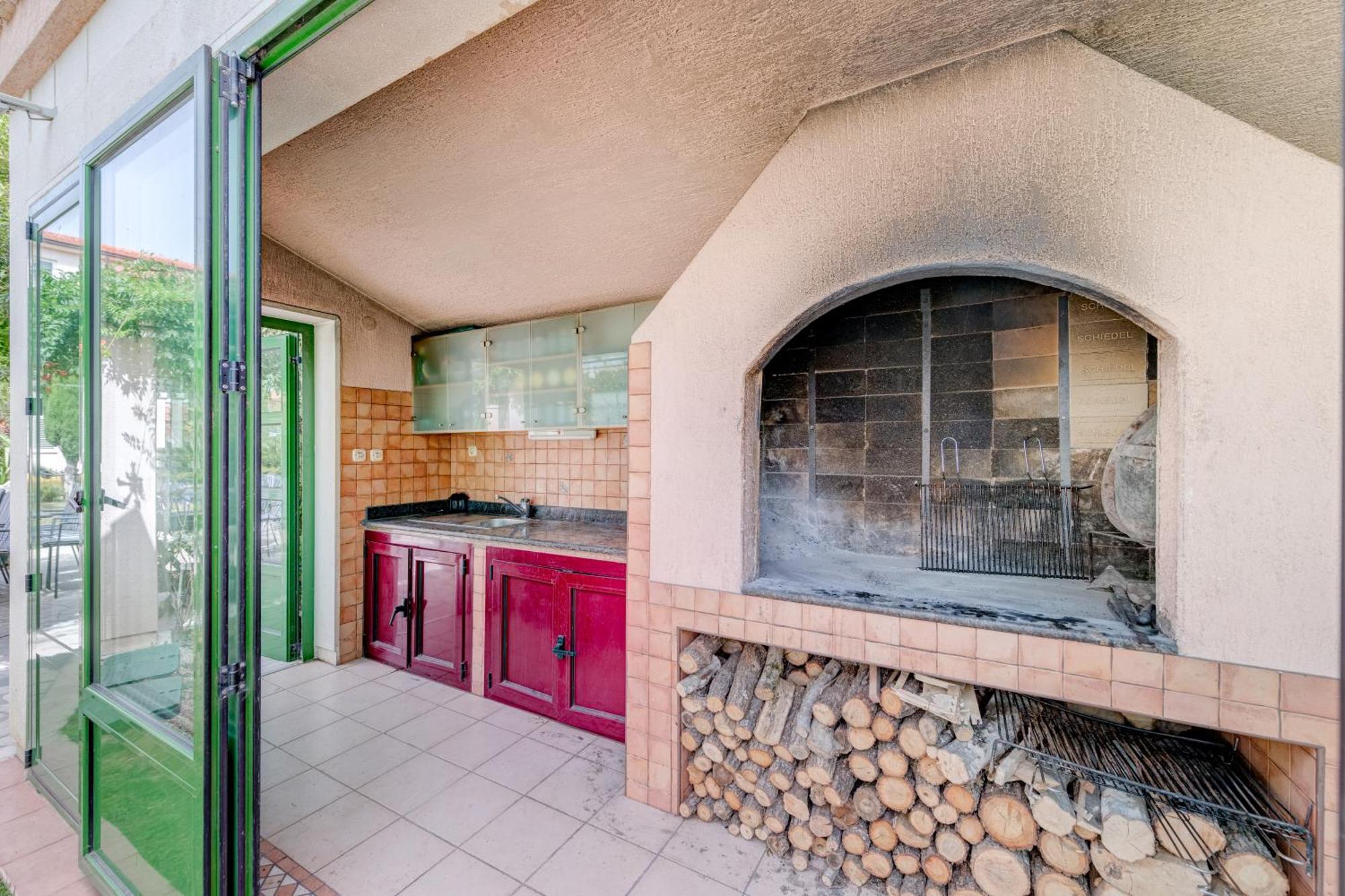 Apartmán Blue Dolphin - Private Indoor Pool, Jacuzzi, Garden *