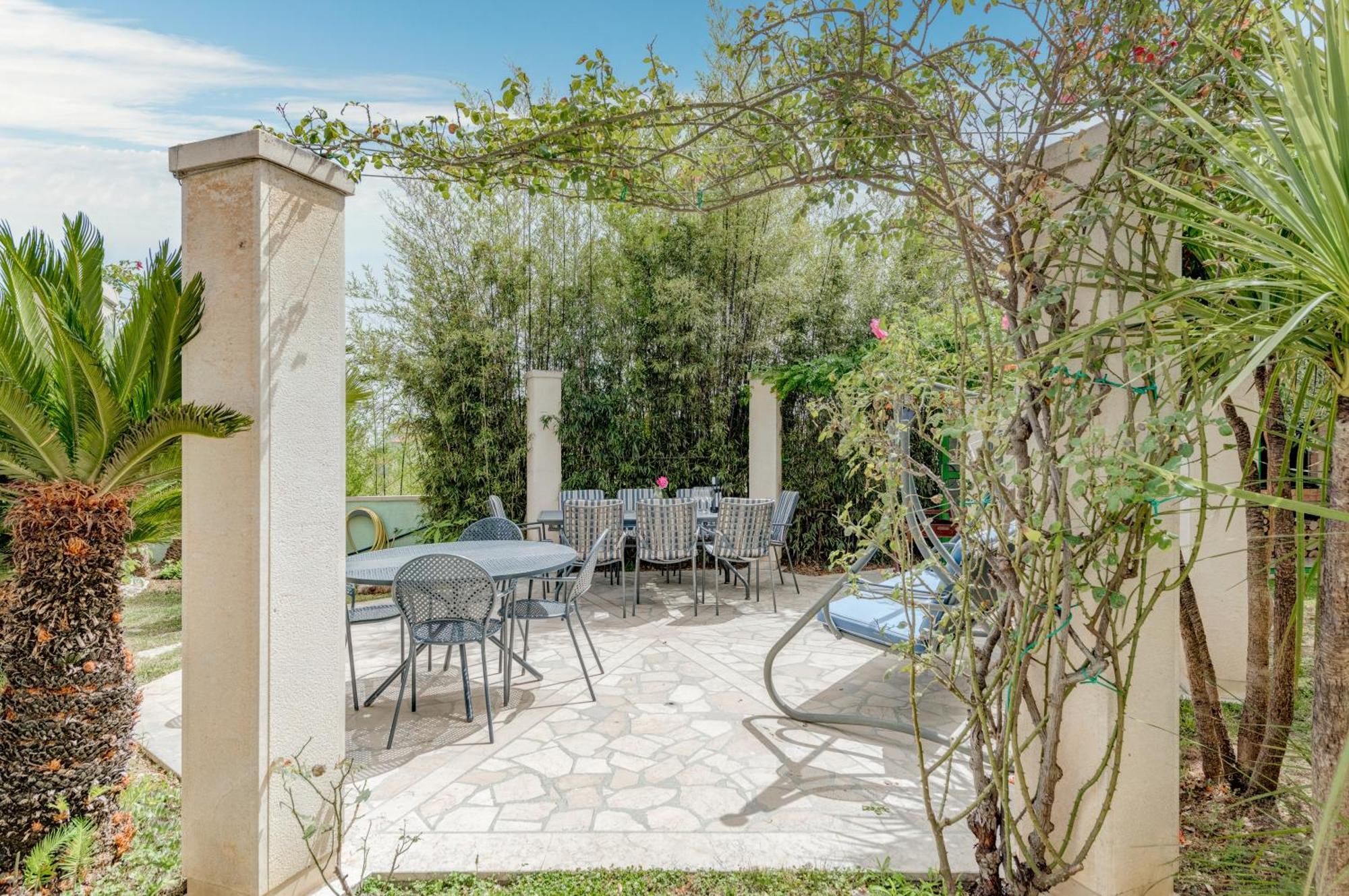 Apartmán Blue Dolphin - Private Indoor Pool, Jacuzzi, Garden Split