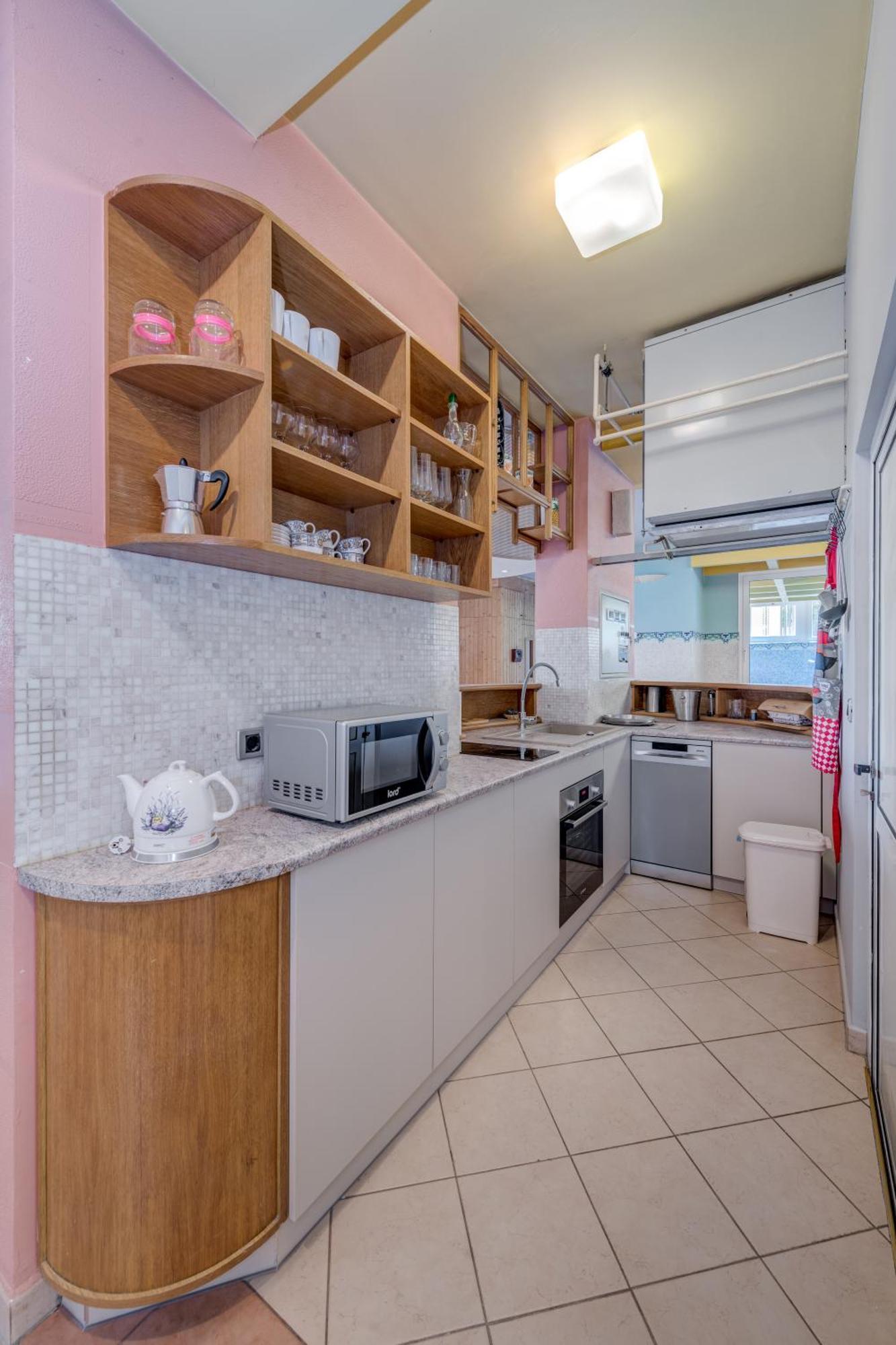 Blue Dolphin - Private Indoor Pool, Jacuzzi, Garden Apartment Split