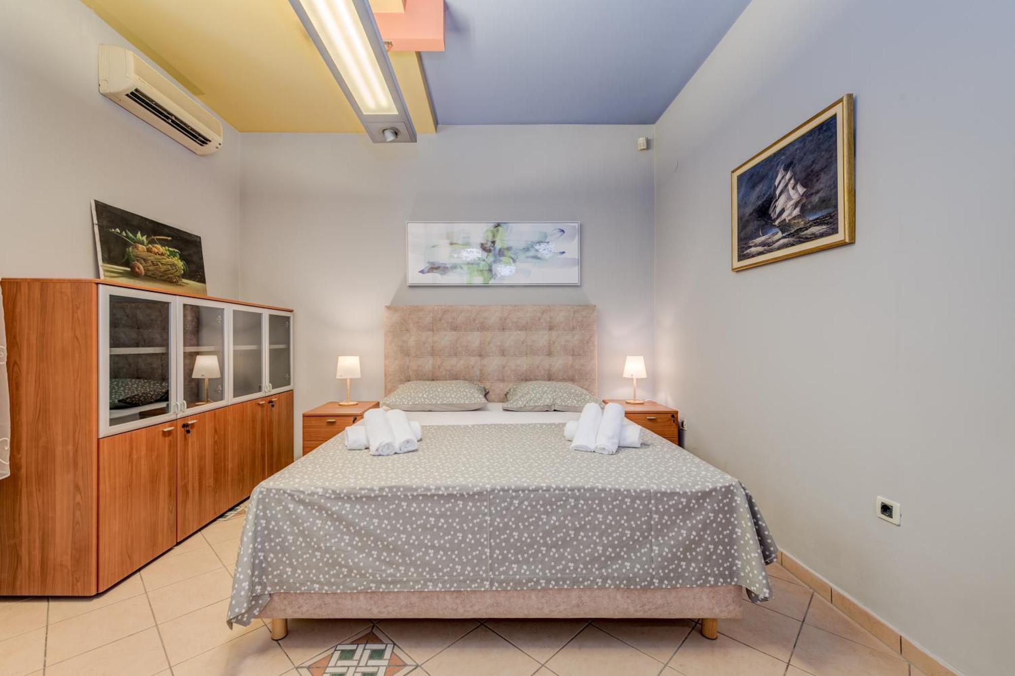 Blue Dolphin - Private Indoor Pool, Jacuzzi, Garden * Split
